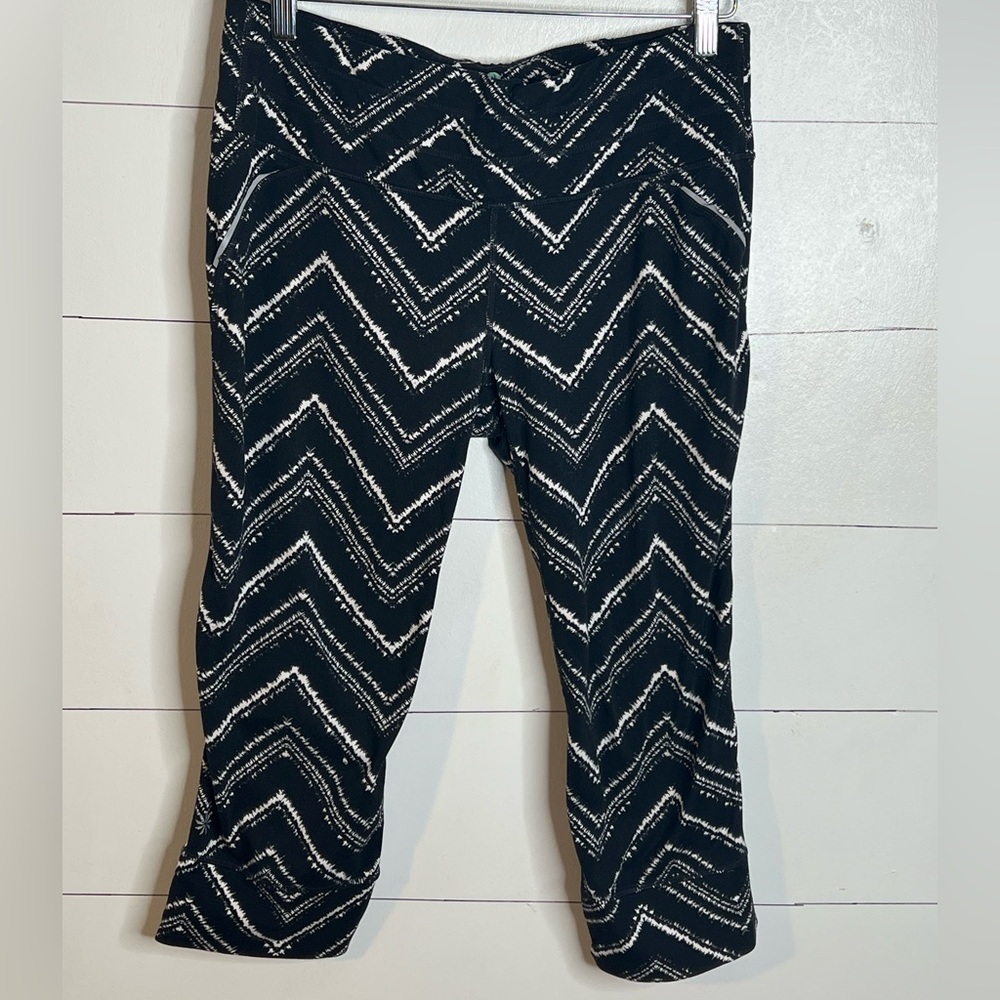 ATHLETA CAPRI YOGA PANTS SZ L